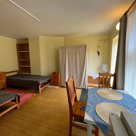 Kesklinna Retrohoov Apartamento Pärnu